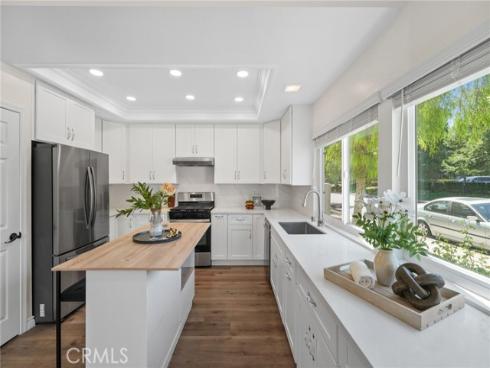 30  Woodland   Drive, Irvine, CA