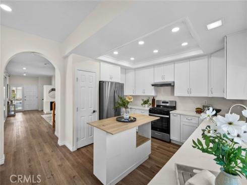 30  Woodland   Drive, Irvine, CA