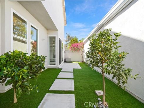 30  Woodland   Drive, Irvine, CA