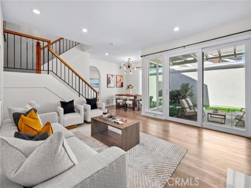 30  Woodland   Drive, Irvine, CA