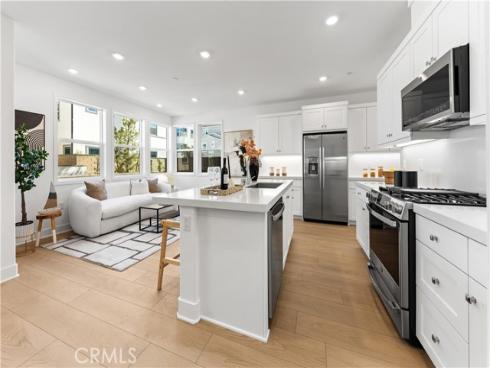 422  Lobata  , Irvine, CA