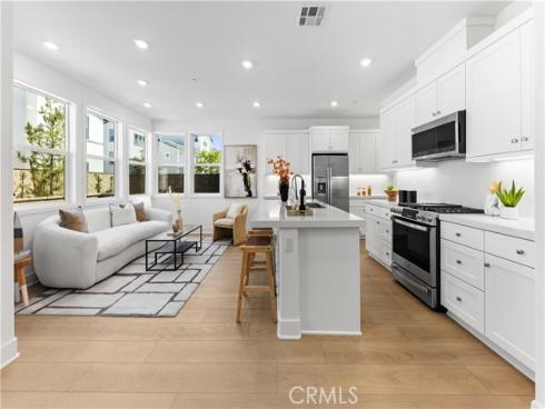 422  Lobata  , Irvine, CA