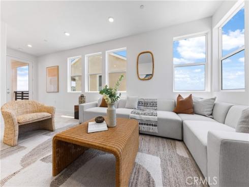 422  Lobata  , Irvine, CA