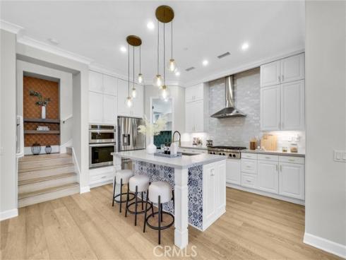 61  Acorn Glen  , Irvine, CA