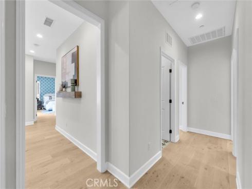 61  Acorn Glen  , Irvine, CA