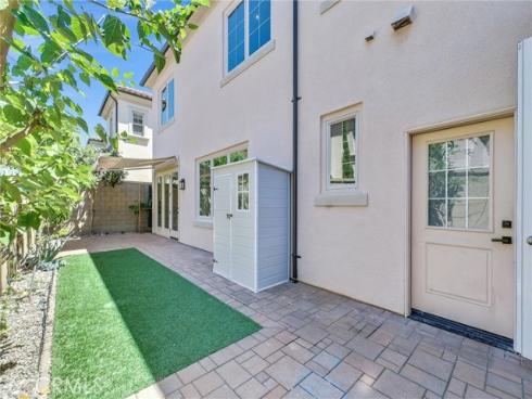 61  Acorn Glen  , Irvine, CA