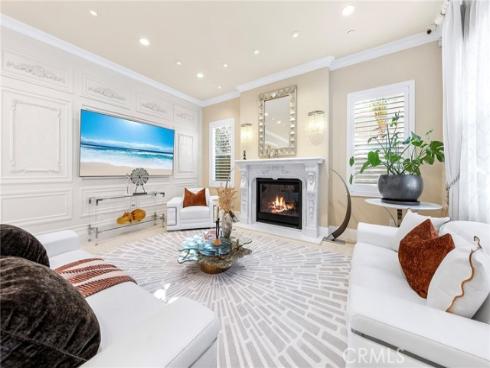 123  Calderon  , Irvine, CA