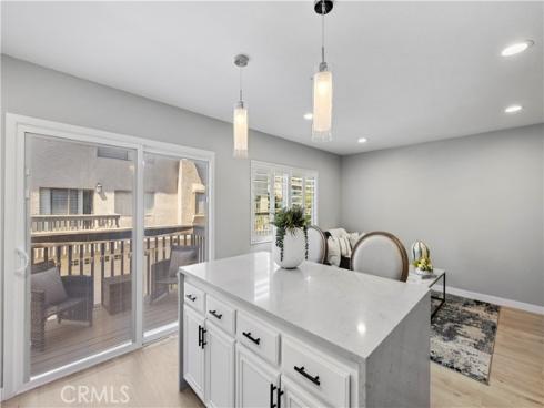 3  Summer Breeze  , Irvine, CA