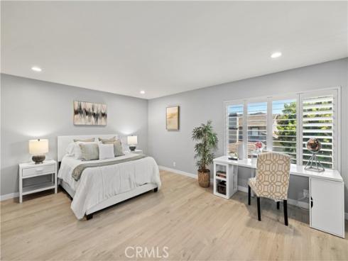 3  Summer Breeze  , Irvine, CA