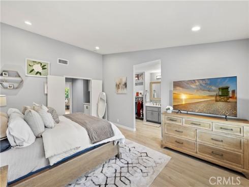 3  Summer Breeze  , Irvine, CA