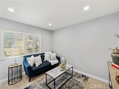 3  Summer Breeze  , Irvine, CA