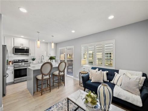 3  Summer Breeze  , Irvine, CA