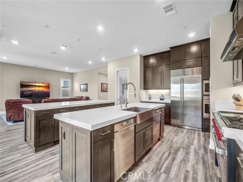 74  Iluna  , Irvine, CA