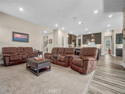 74  Iluna  , Irvine, CA