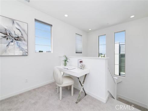 105  Catalyst  , Irvine, CA