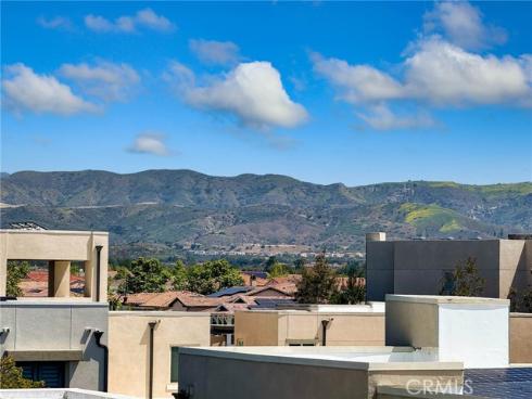 105  Catalyst  , Irvine, CA