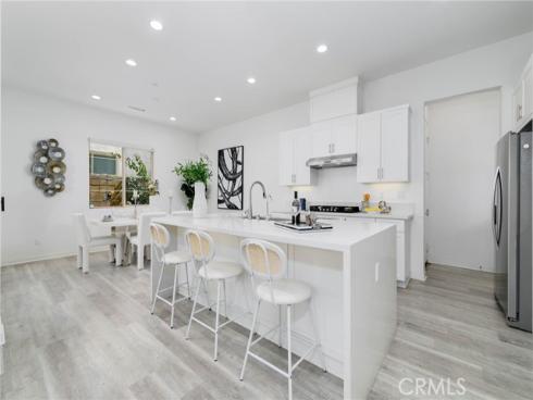 105  Catalyst  , Irvine, CA