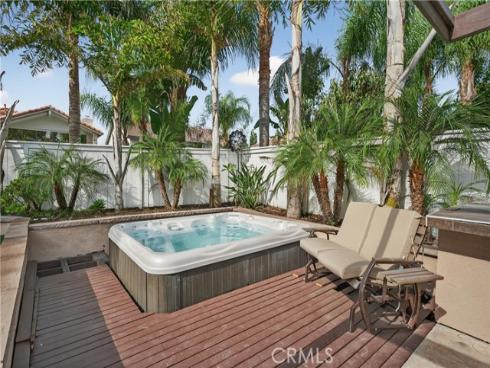 10  Calais  , Irvine, CA