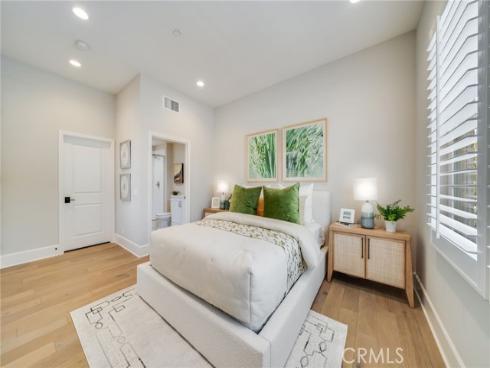 126  Paxton  , Irvine, CA