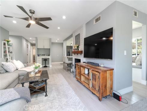 12  Juniper  , Irvine, CA