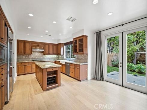 33  Modesto  , Irvine, CA