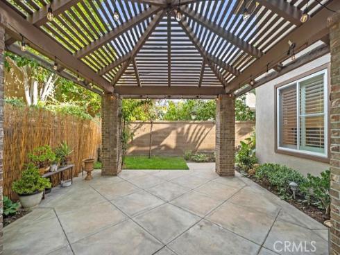 33  Modesto  , Irvine, CA