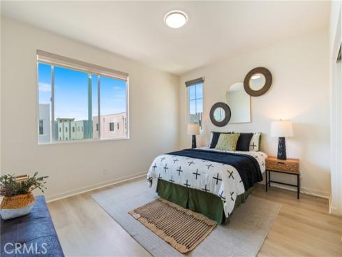 747  Beacon  , Irvine, CA