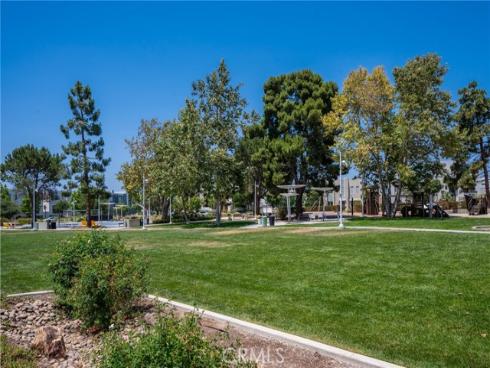 747  Beacon  , Irvine, CA