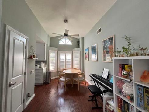 115  Huntington  , Irvine, CA