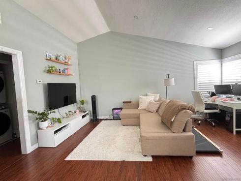 115  Huntington  , Irvine, CA