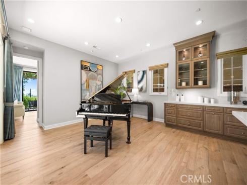 212  Clear Falls  , Irvine, CA