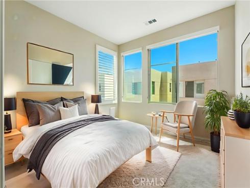 186  Stellar  , Irvine, CA