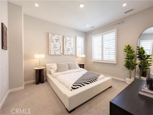 134  Milky Way  , Irvine, CA