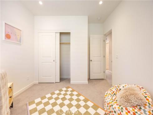 134  Milky Way  , Irvine, CA