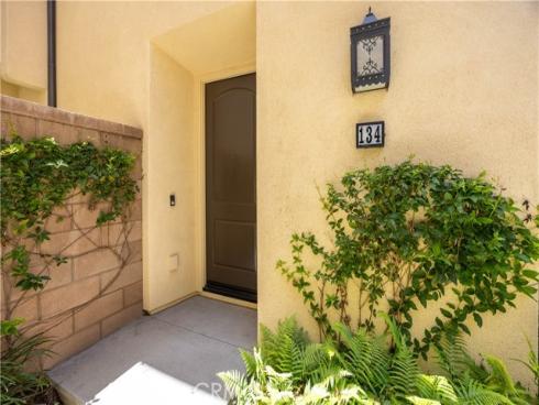 134  Milky Way  , Irvine, CA