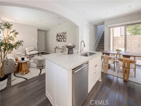 134  Milky Way  , Irvine, CA