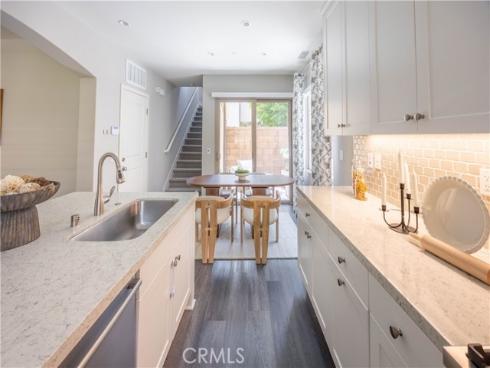 134  Milky Way  , Irvine, CA