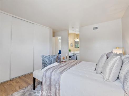 69  Tarocco  , Irvine, CA