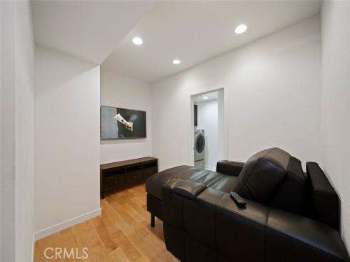 87  Waldorf  , Irvine, CA