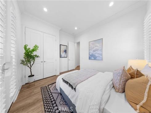 111  great oak  , Irvine, CA