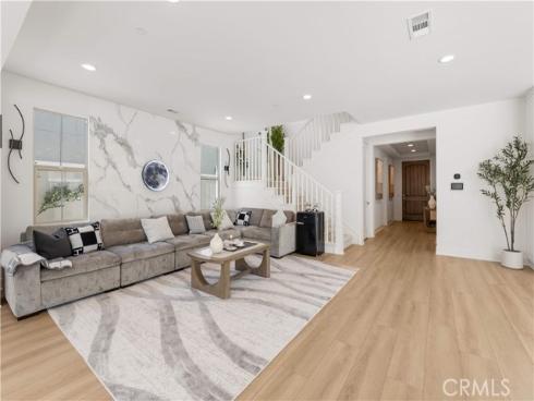 168  Somera  , Irvine, CA