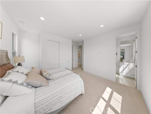 168  Somera  , Irvine, CA