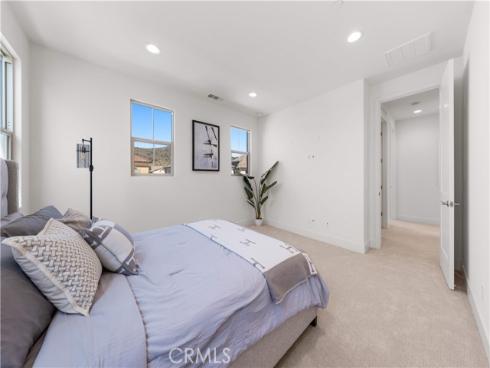 168  Somera  , Irvine, CA