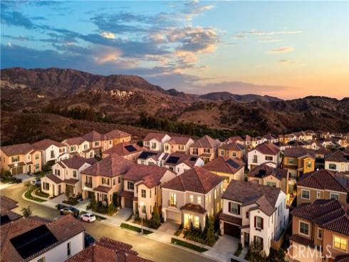 168  Somera  , Irvine, CA