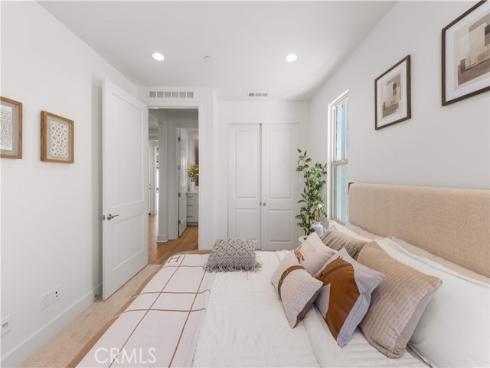 168  Somera  , Irvine, CA