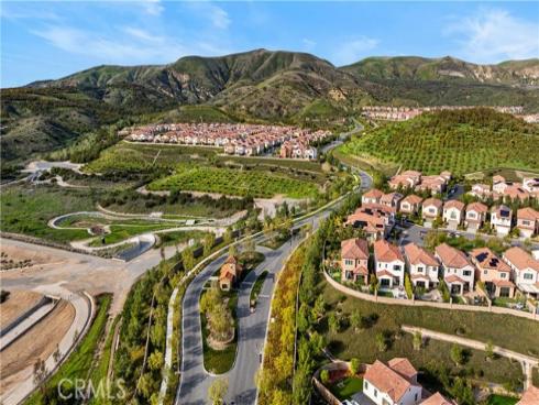 168  Somera  , Irvine, CA