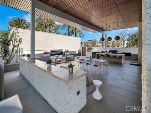 125  Allusion  , Irvine, CA