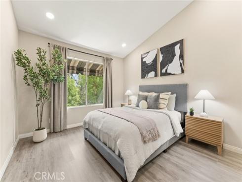 29  Stanford  93  Court, Irvine, CA