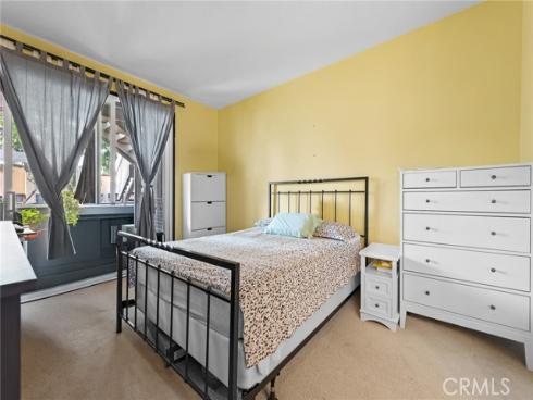 73  Huntington  322 , Irvine, CA