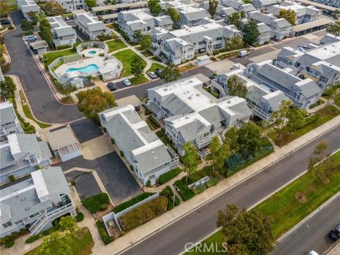 73  Huntington  322 , Irvine, CA
